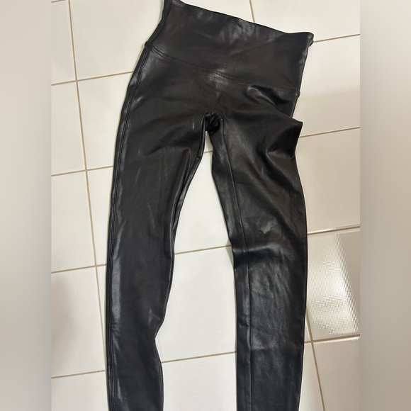Spanx faux leather leggings - Picture 2 of 5
